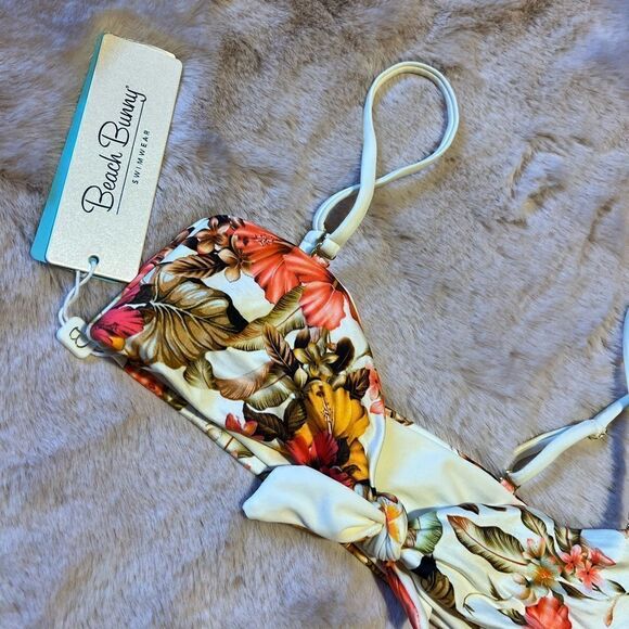 Beach Bunny Top - Picture 3 of 5